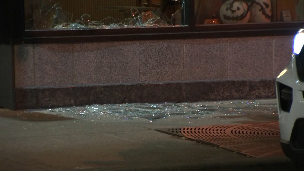 Thieves try to break into cafe on same Lincoln Park street where businesses were targeted days ago
       — Wilmette Dining news